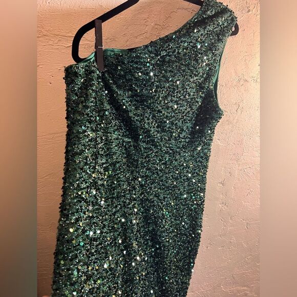 Green Sequin One-Shoulder Dress side slit, event dress-prom, wedding, elegant - Picture 4 of 9